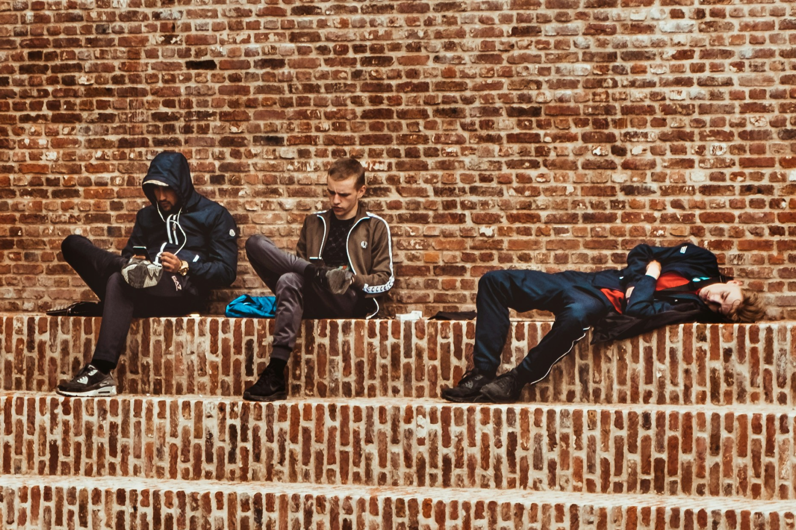 Waarom Social Media pas vanaf 15 of 16 jaar? Wetenschappelijk onderbouwd